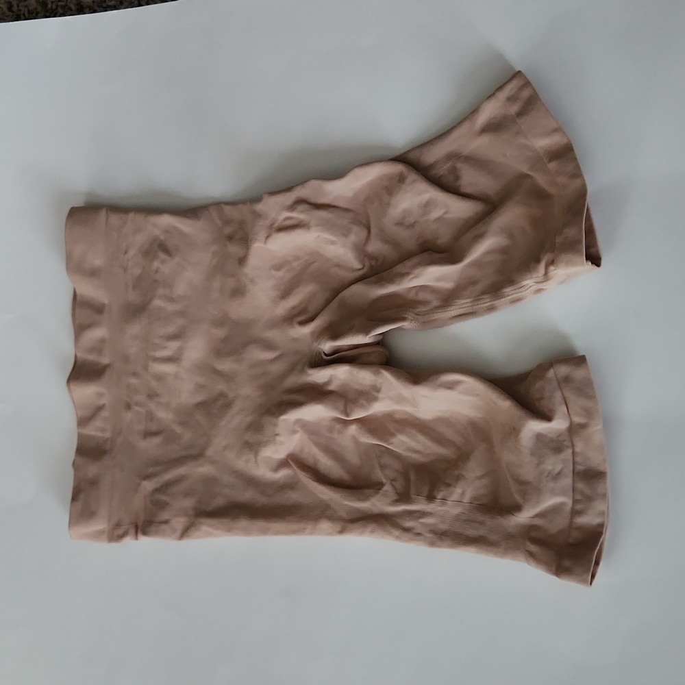 Skims sculpt mid thigh short
